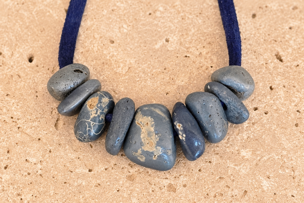 Collar KAIA · Azul Profundo