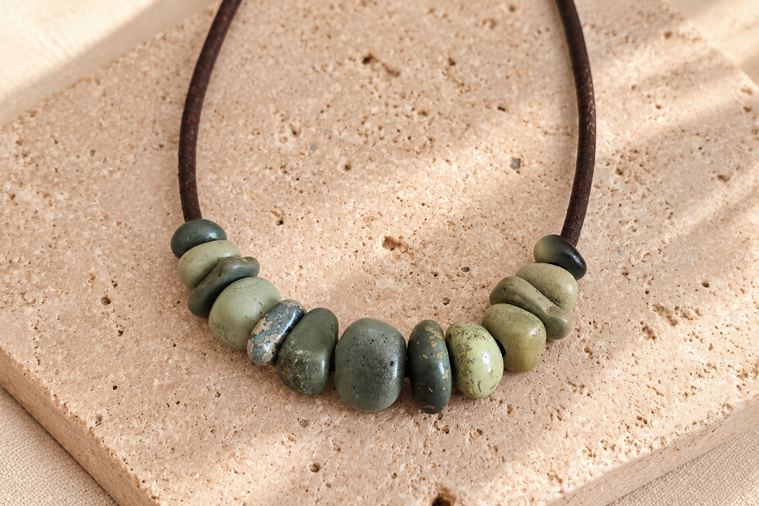 Collar KAIA · Verde Piedra