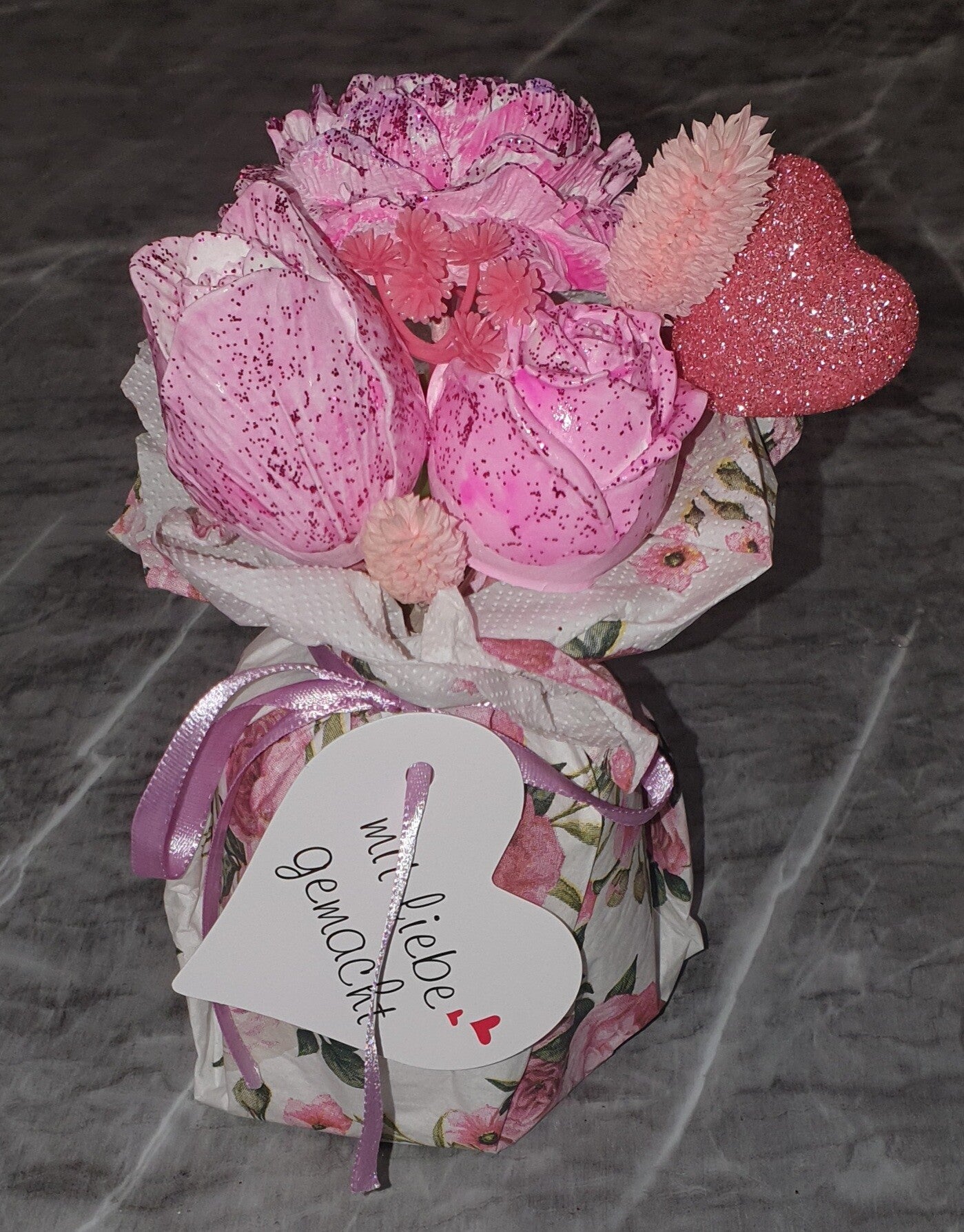 Gips Blumenstrauß klein Pink