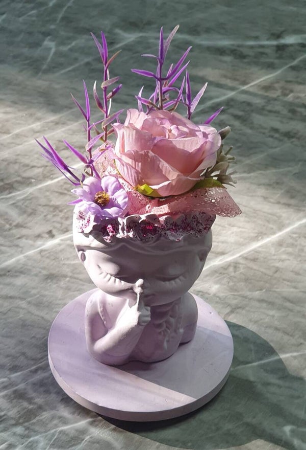 Blumenmädchen Flieder Farbverlauf