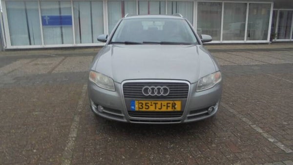 AUDI A4 B7 BJ 2006 2.0 BENZINE APK 12.08.2027