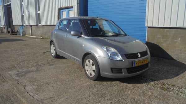 SUZUKI SWIFT 1.3 16V BENZINE APK 16.08.2027