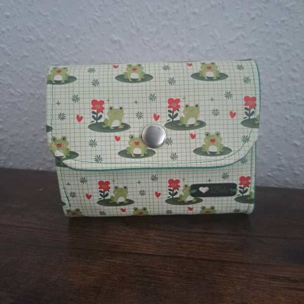 Handmade Einzelstück Geldbörse Frosch mit Blume Kunstleder