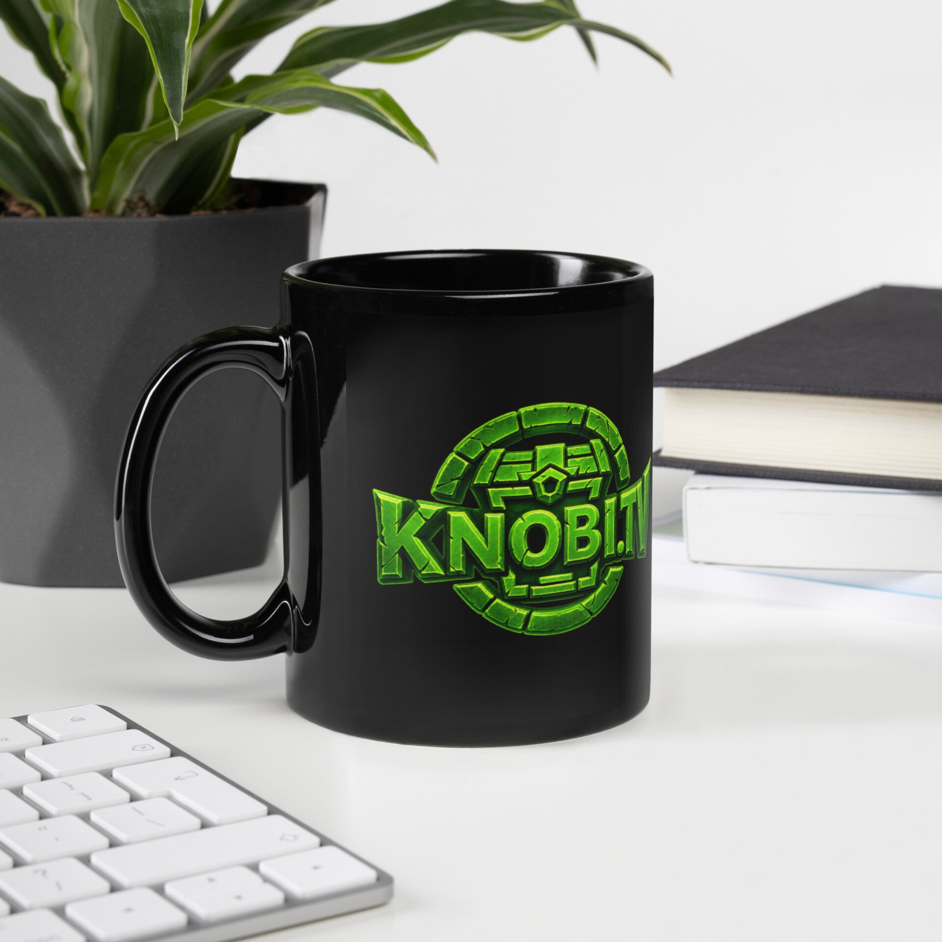 Knobi.TV Tasse schwarz Logo Kick