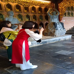 bai-dinh-pagoda-mit-500-buddah-staturen-6-standard.jpg