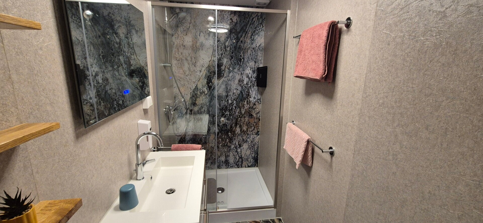Badkamer 3.jpg