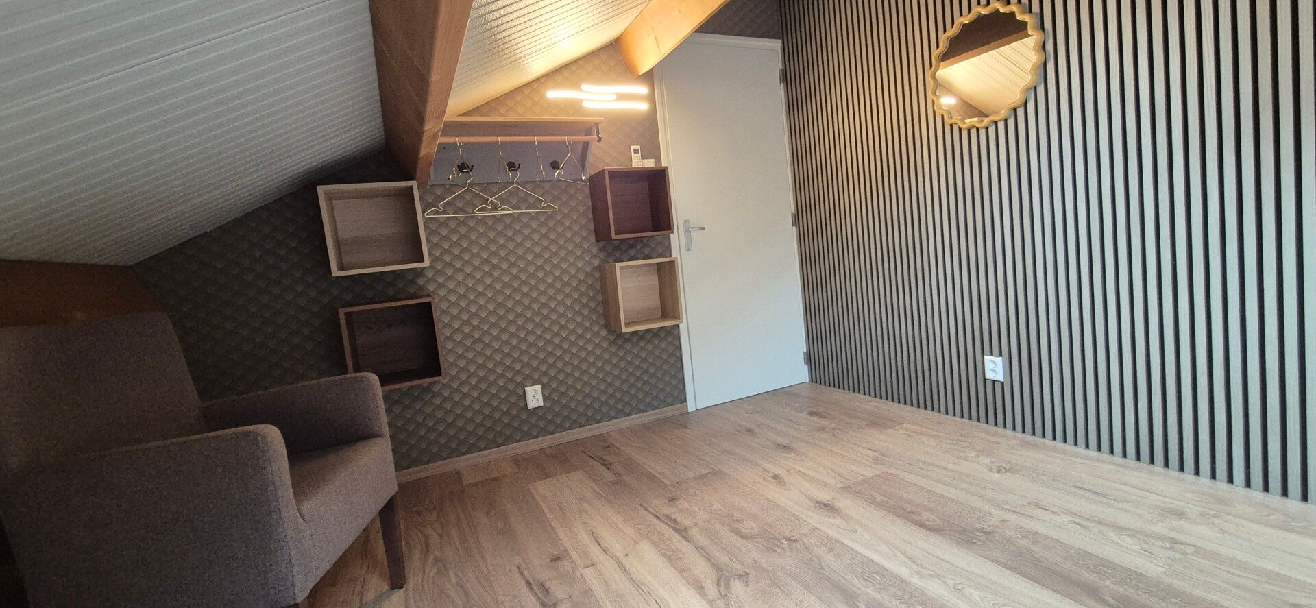 Slaapkamer boven 3.jpg