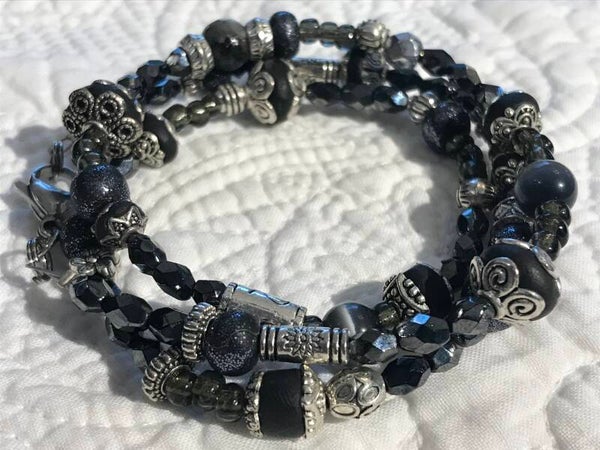 Collier noir et gris