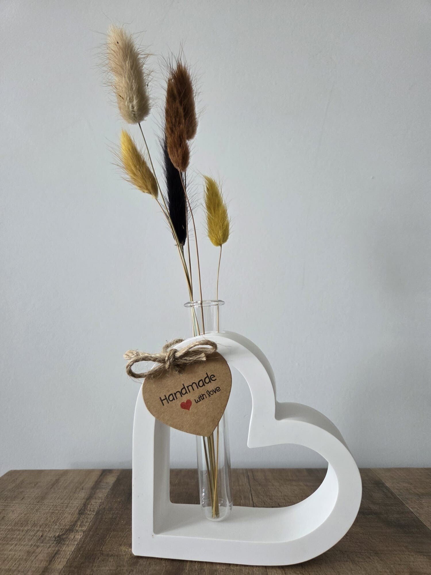 Liggend hartje met droogbloemen