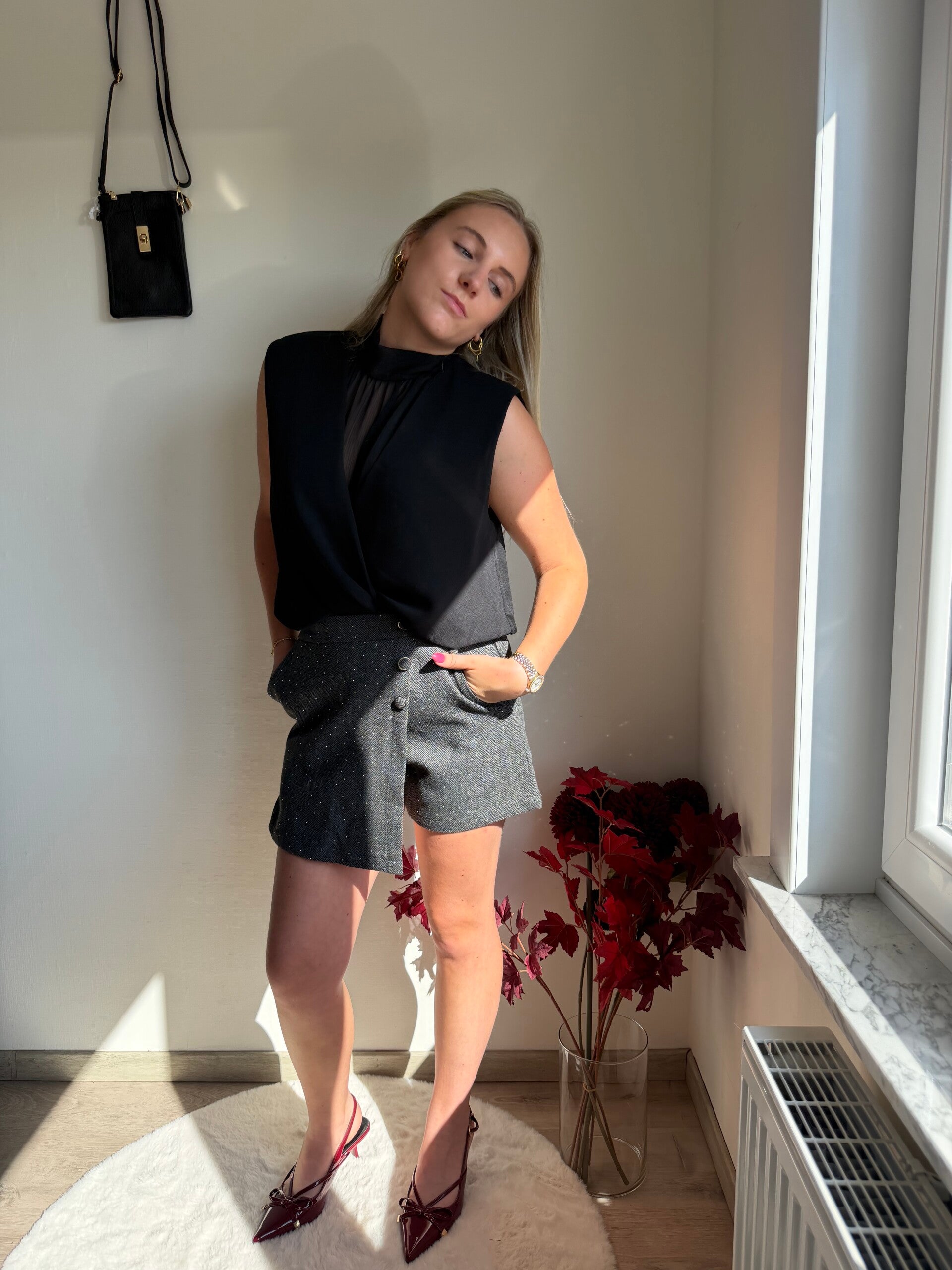 BLACK MOLLIE TOP