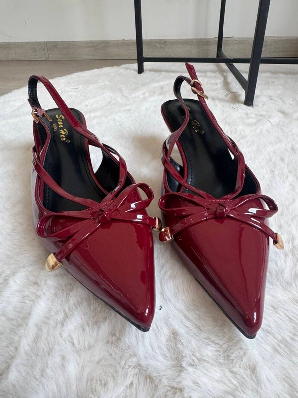 ELEGANT BURGUNDY HEEL