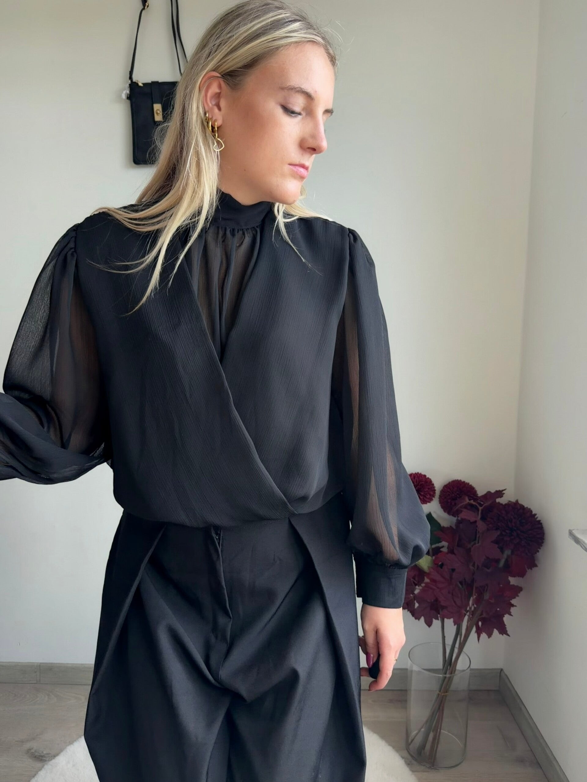 BLACK MOLLIE BLOUSE