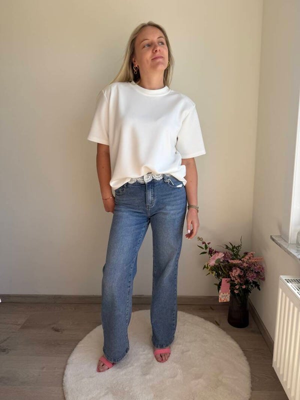 WHITE MIA ESSENTIALS TEE