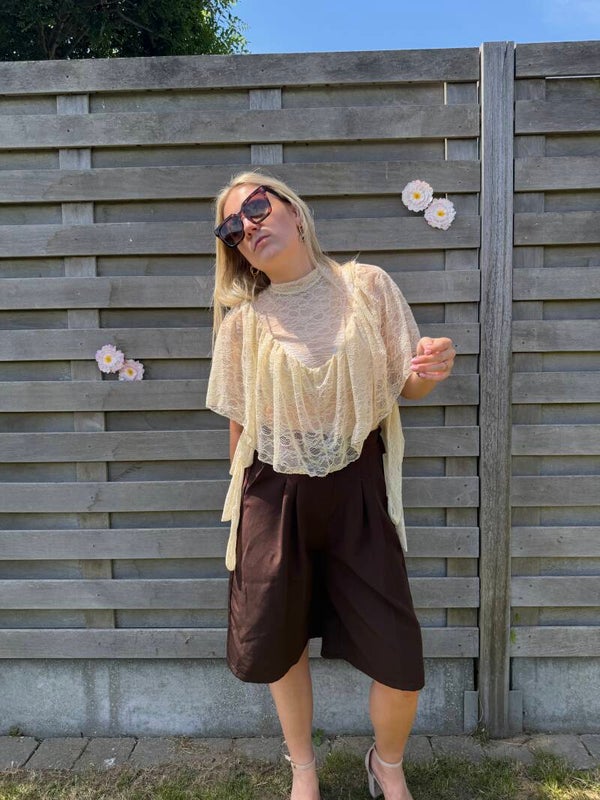 BEIGE ZYNA LACE FESTIV TOP