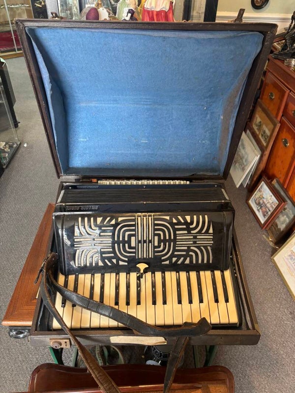Vintage 1930s Italian Accordian