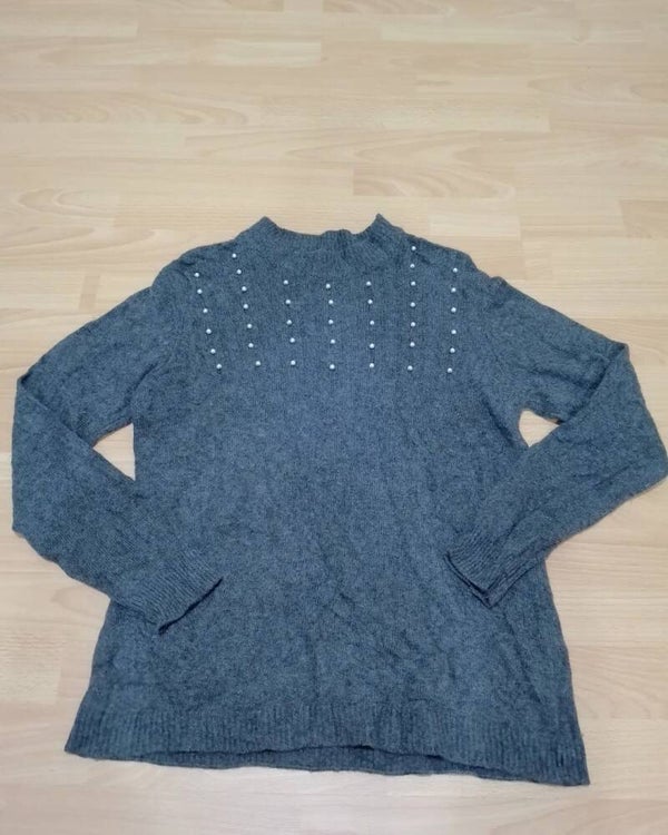 WOMEN'S KNITWEAR by ESSEME