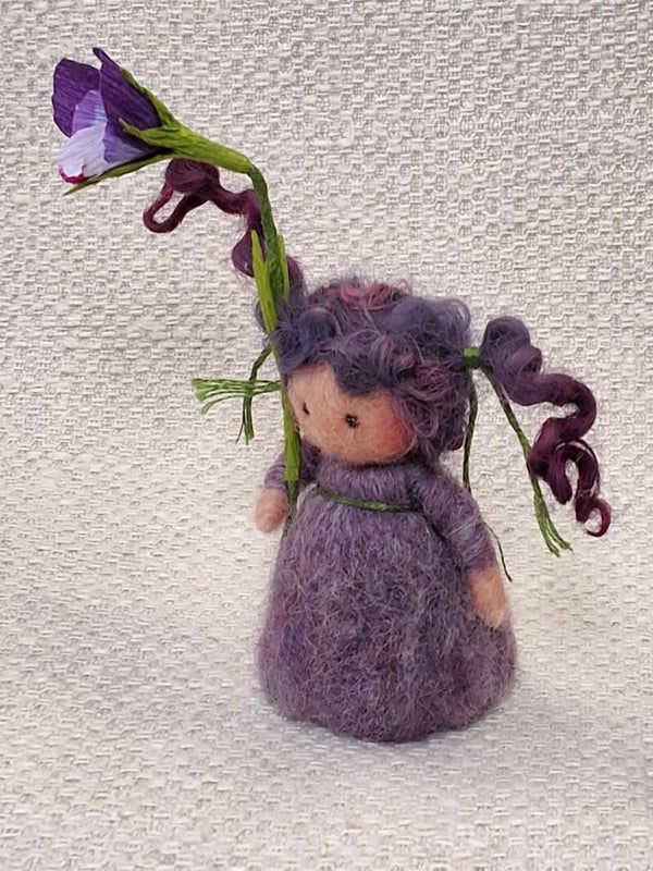 36. Naaldviltpopje Mini Viooltje