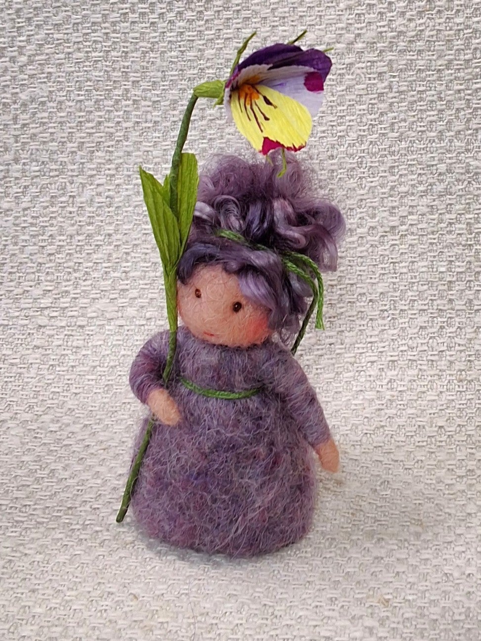 38. Naaldviltpopje Mini Viooltje