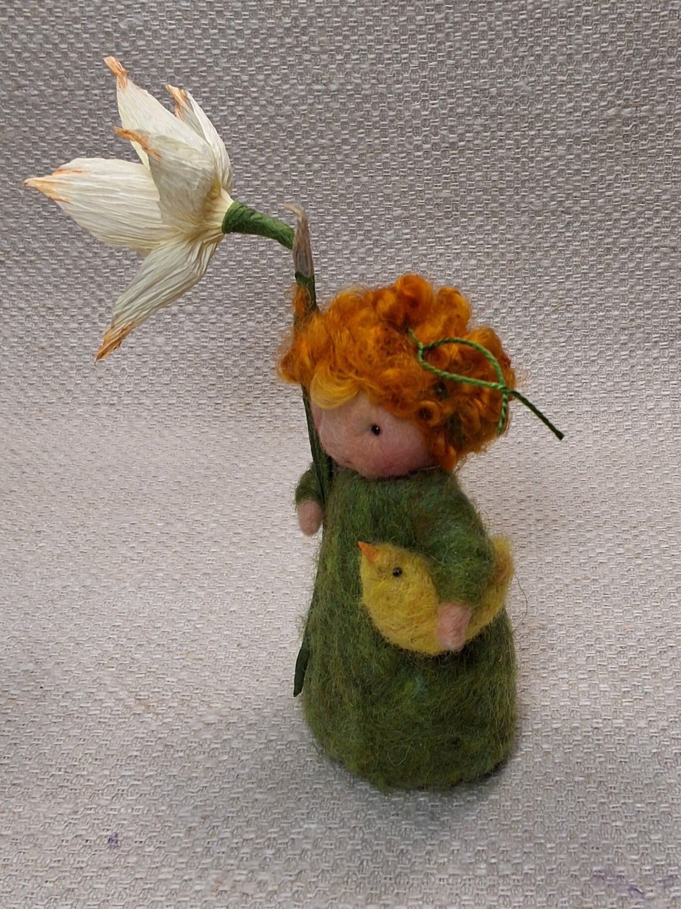122. Naaldviltpopje Narcis met kuikentje
