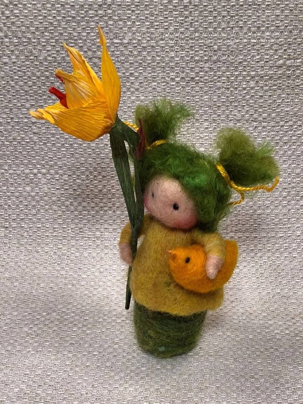 136. Naaldviltpopje Narcis met kuikentje