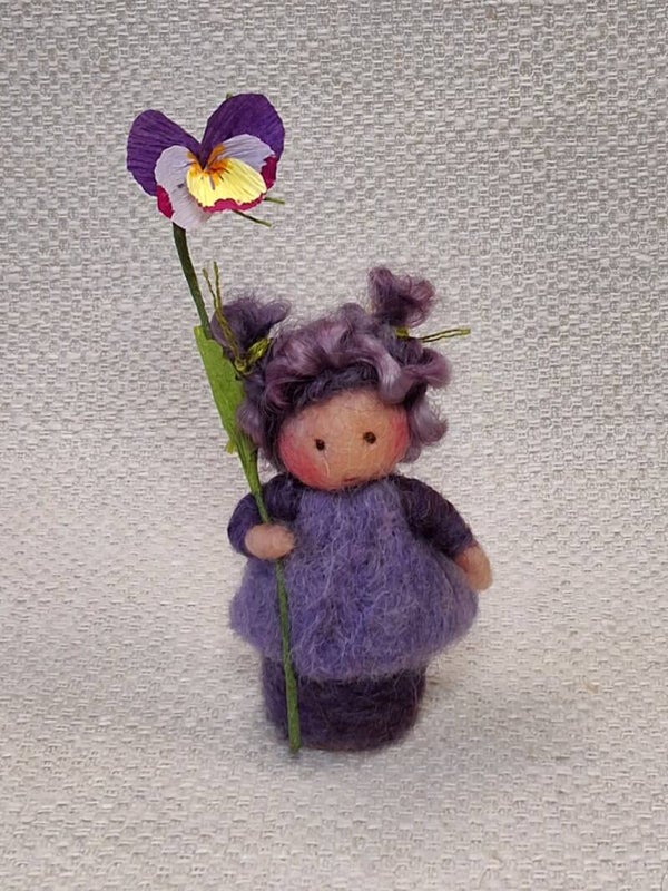 15. Naaldviltpopje Mini Viooltje