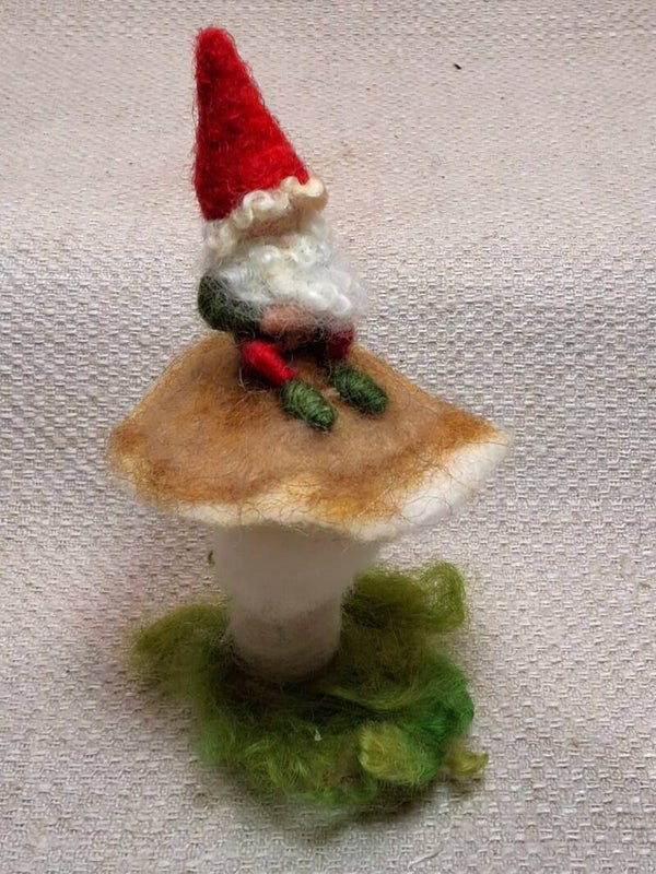 154. Naaldviltpopje Kabouter mini
