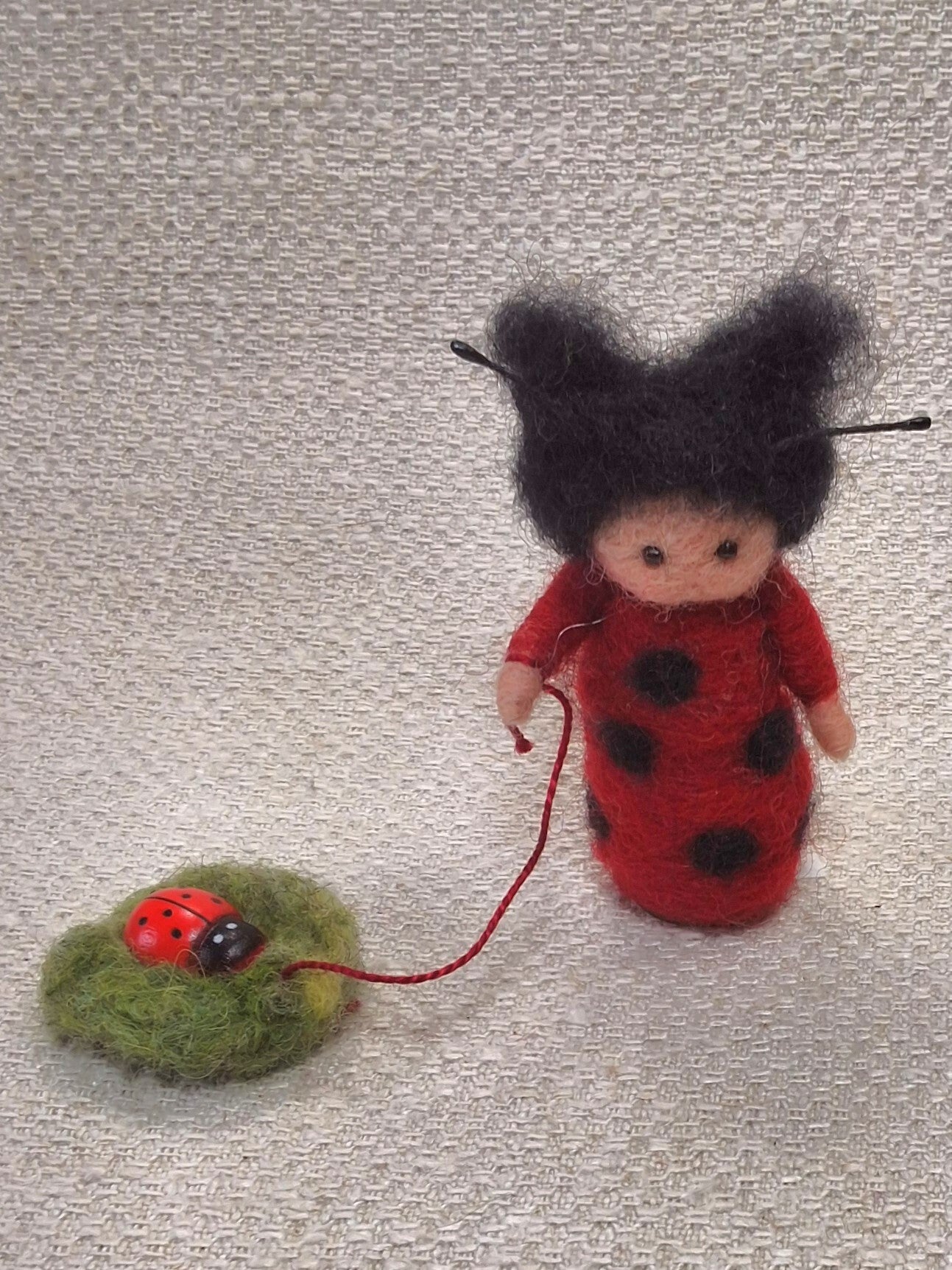 184. Naaldviltpopje Mini Lieveheersbeestje