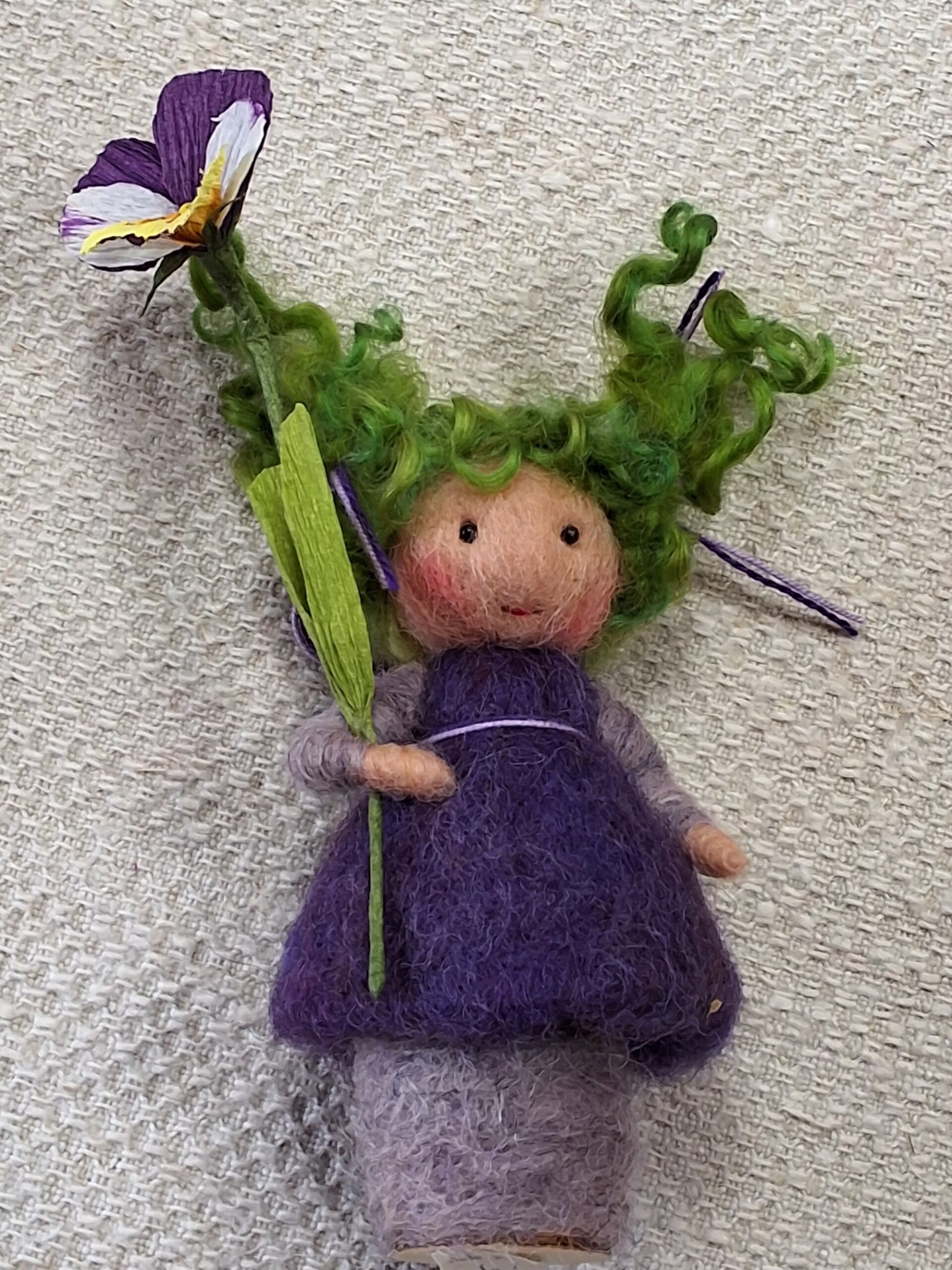 196. Naaldviltpopje Viooltje