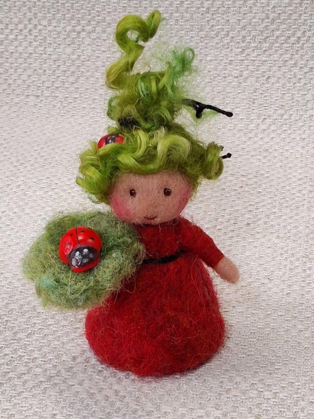 213. Naaldviltpopje Mini Lieveheersbeestje