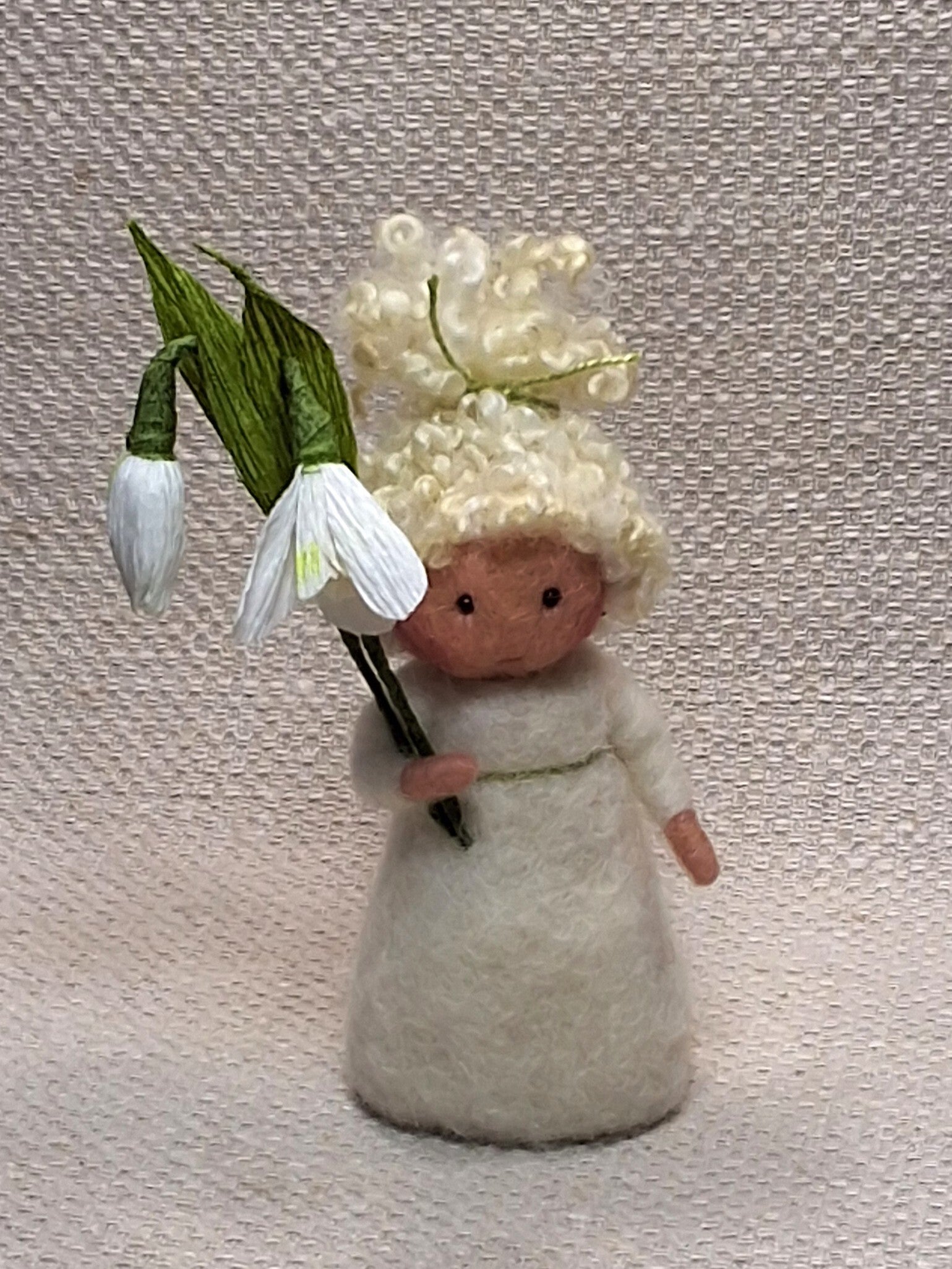 85. Naaldviltpopje Sneeuwklokje