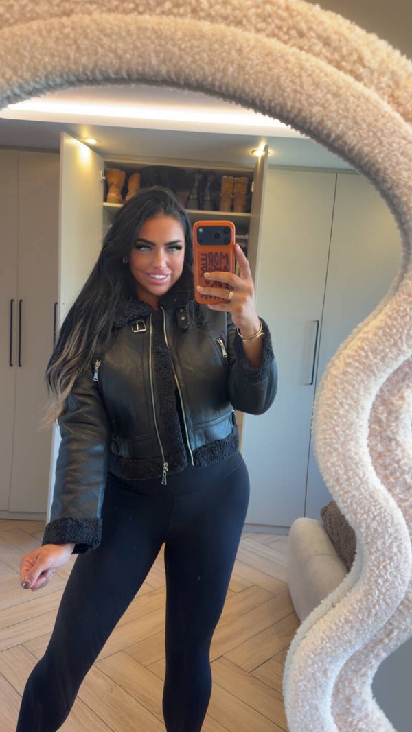 Teddy leather look jasje valt op maat