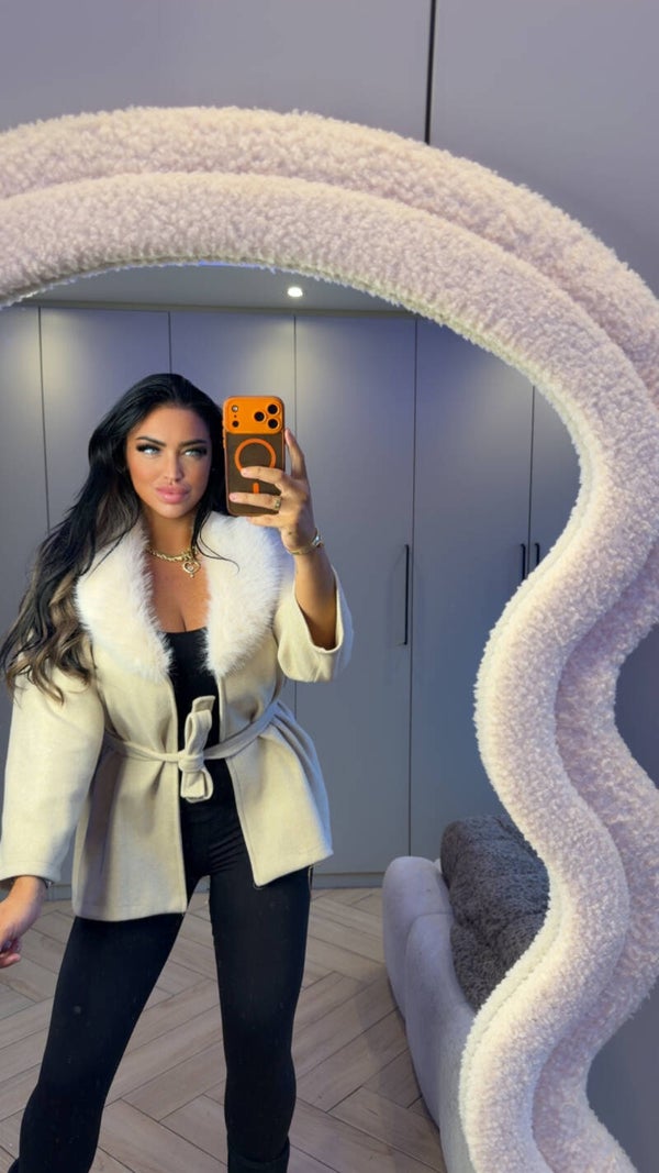 Manteljasjes met fake fur in 4 kleuren