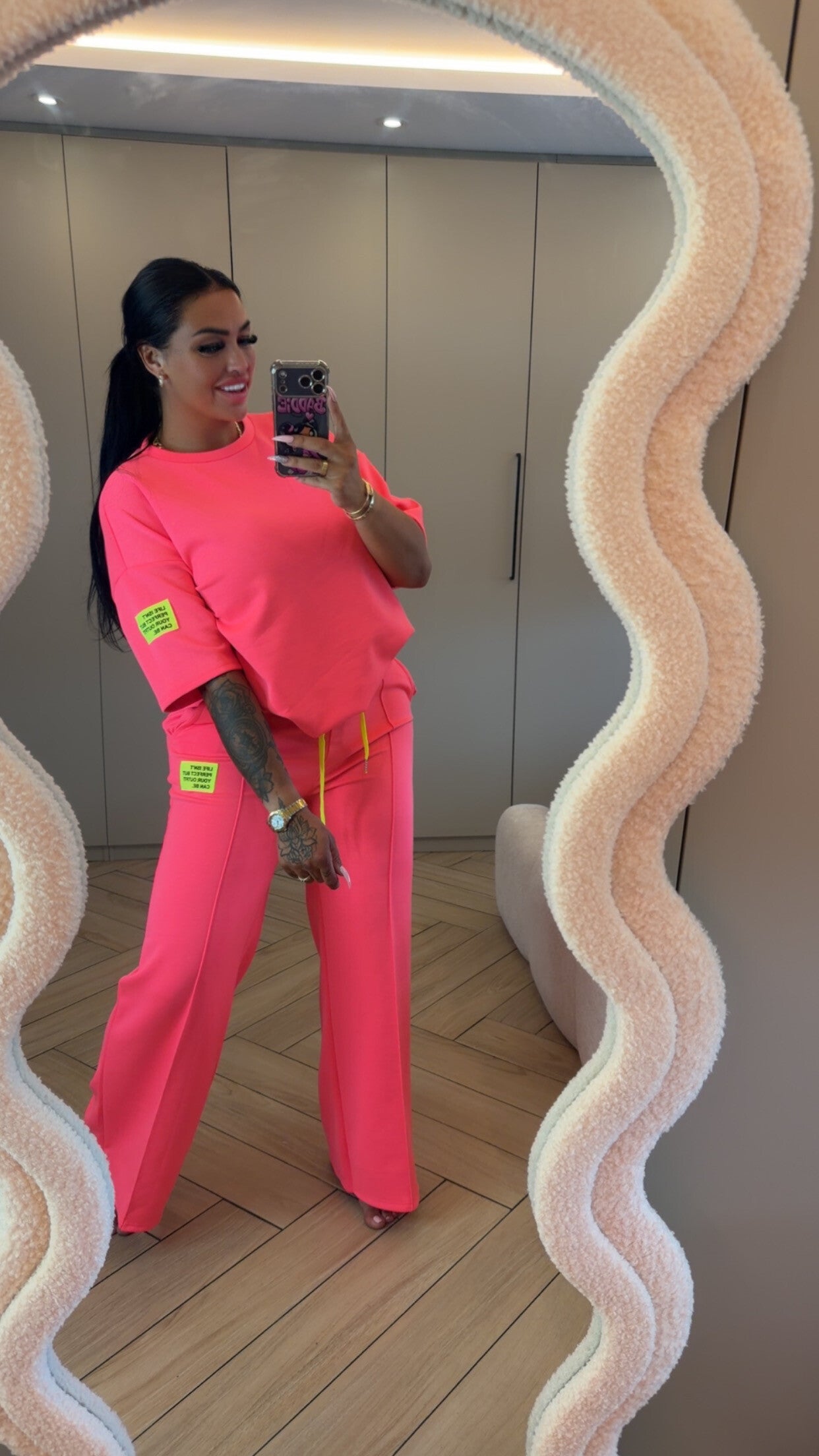 Neon roze label set