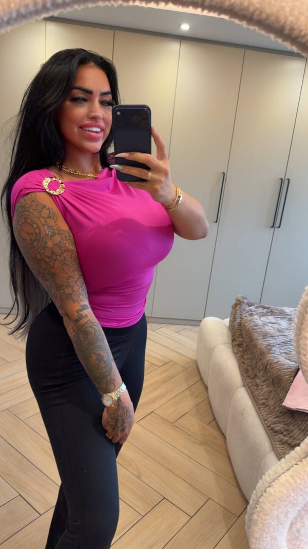 Top met gesp fuschia