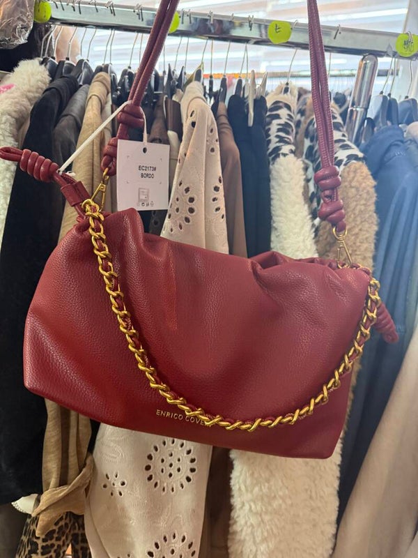 Bordeaux tas met goud