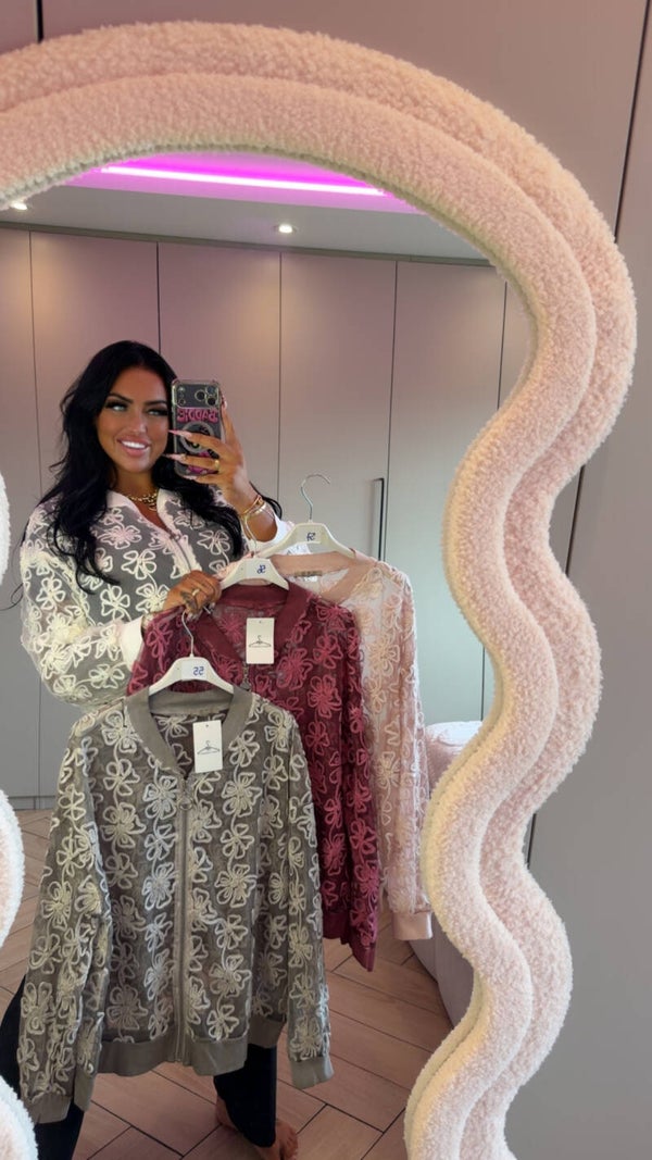 Broderie bomberjasjes in 4 kleuren