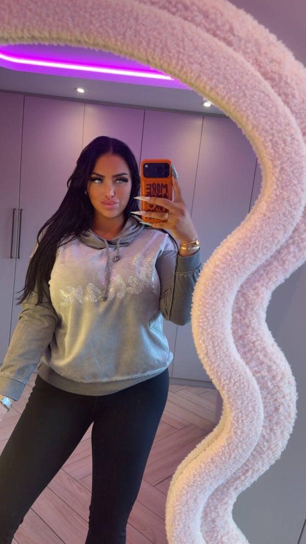 Hoodie ‘believe’ met strass in 4 kleuren