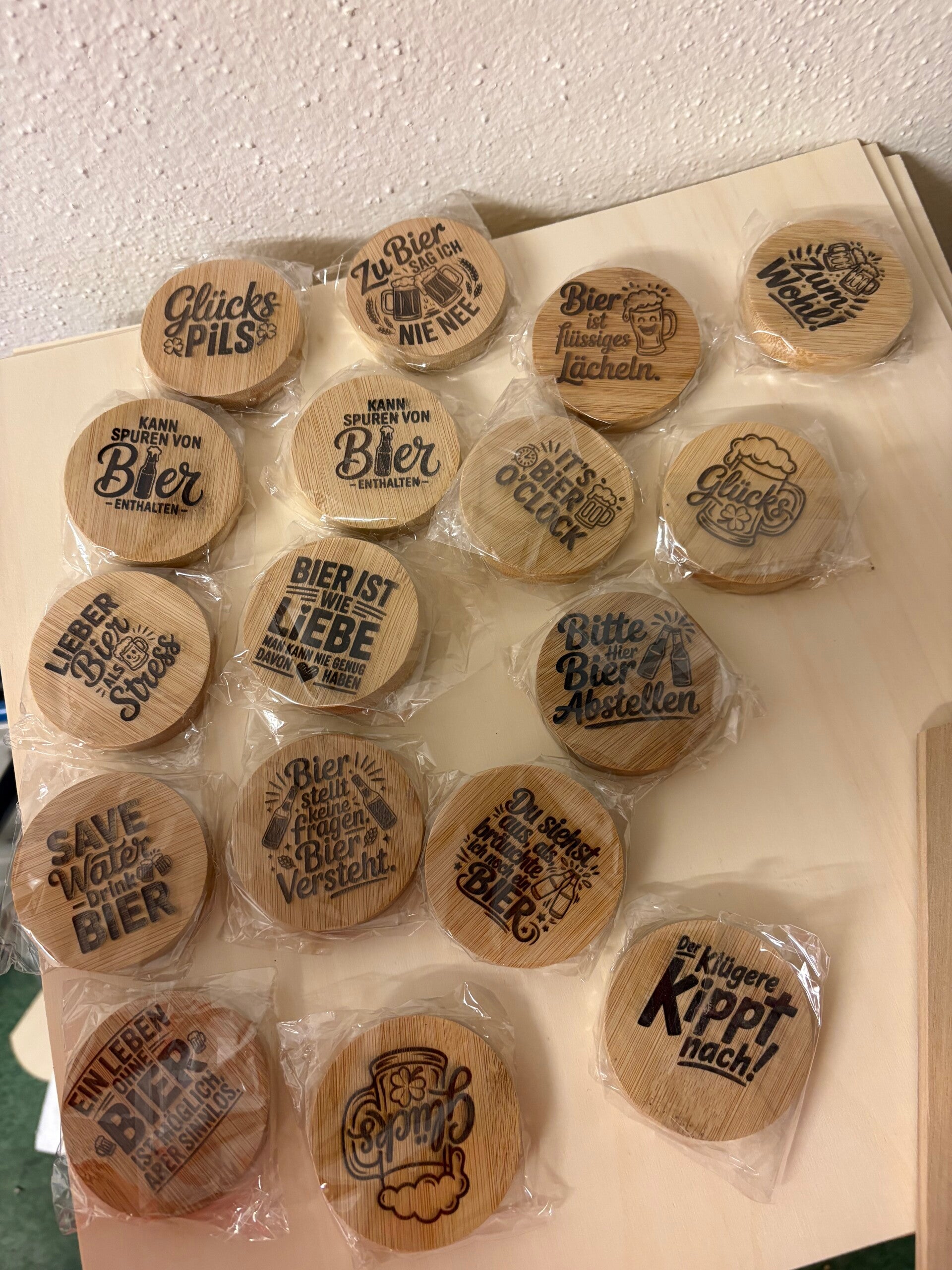 Flaschenöffner rund verschiedene sprüche