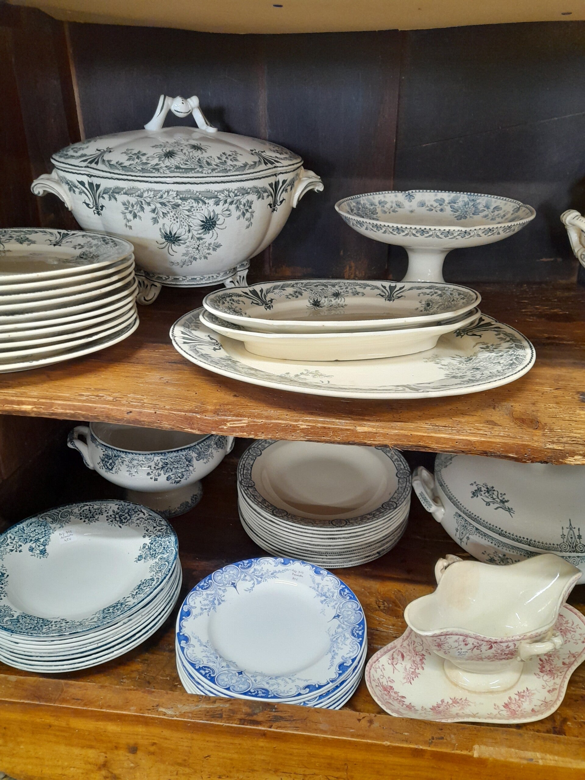 Vaisselle ancienne Digoin, Sarreguemines, terre de fer