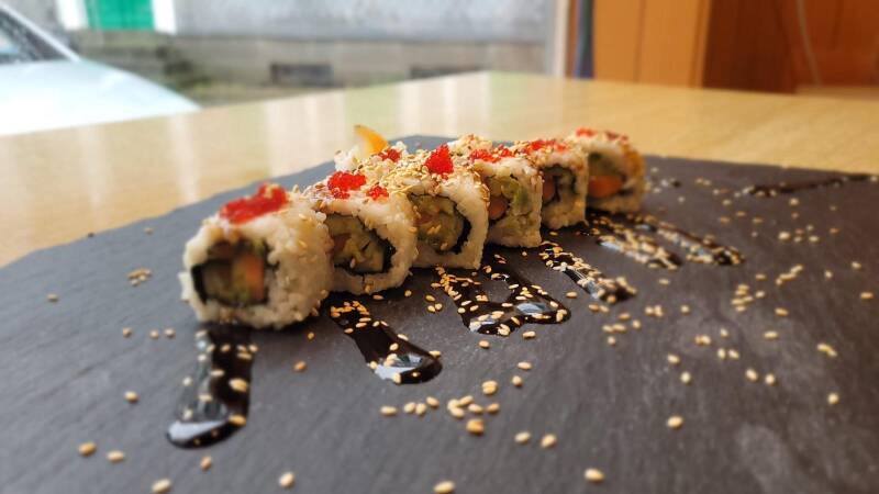 nr-48-sushi-special-roll-platte-standard-ywc21a.jpg