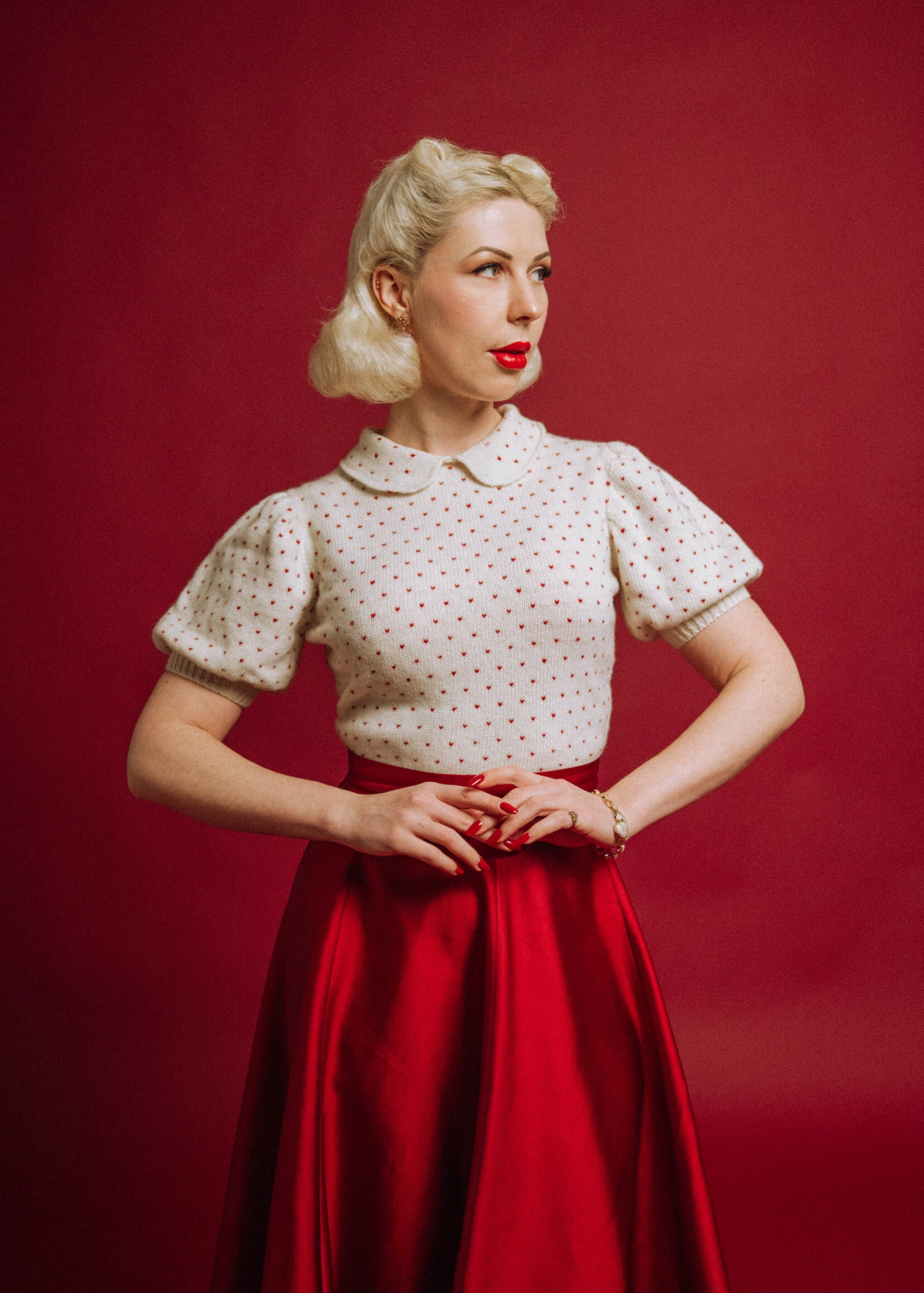 Knitted top ''Gardenia'' in Milk and Red l 1930s Vintage Style Based Design