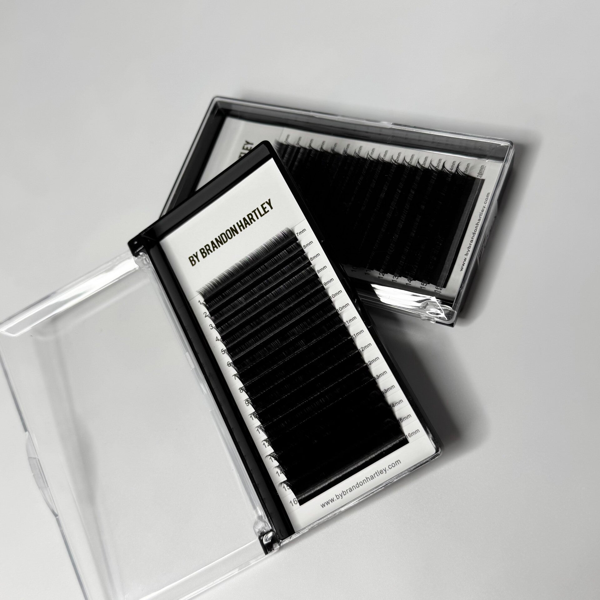 VOLUME LASHES