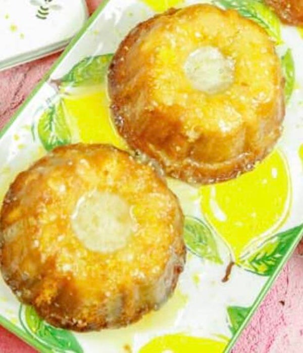FREE-mini bunt cake