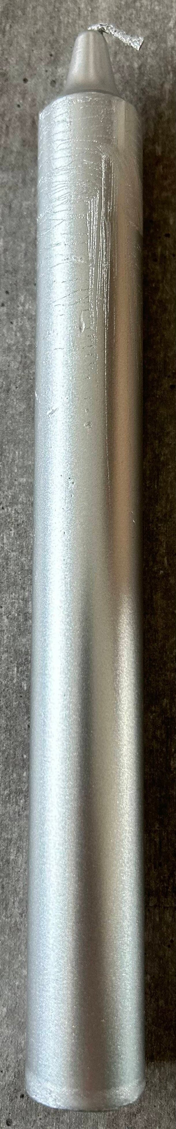 Bougie droite argent teintée dans la masse