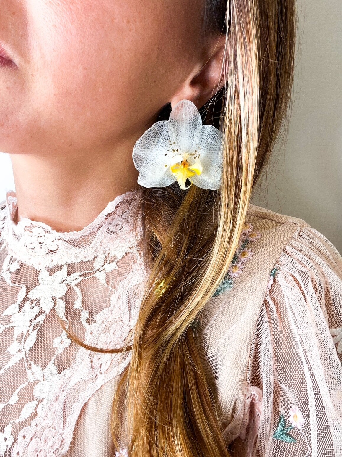Orecchini Orchidea Bianca