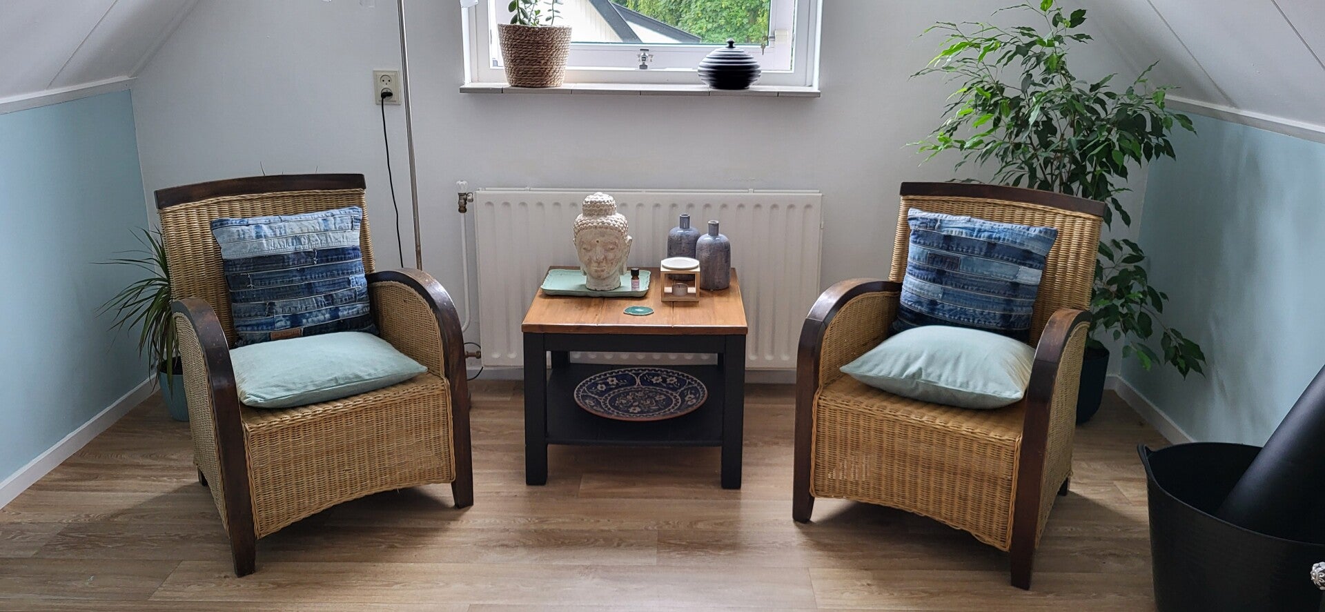 De praktijkruimte voor energy healing: hier zitten we tijdens de behandeling