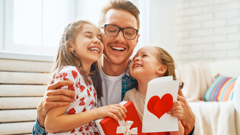 Op Vaderdag zijn het niet zozeer de materiële cadeaus die er toe doen, maar de tijd en aandacht die je aan je vader besteedt