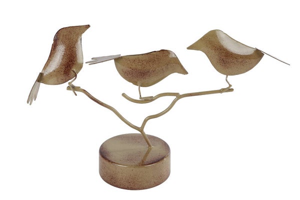 Sculptuur drie vogels op voet