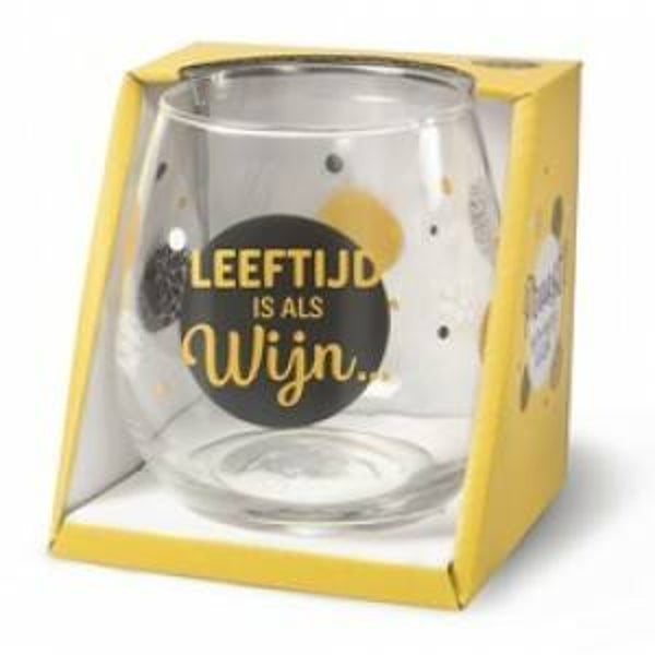 Hoe ouder...  - wijn- waterglas