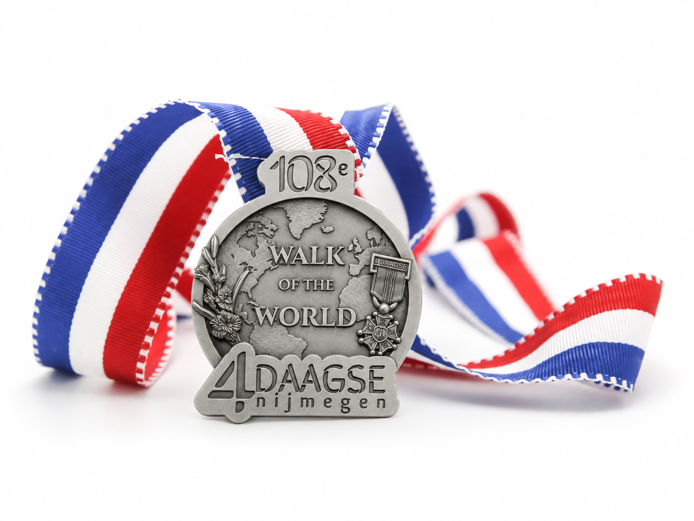 108de 4Daagse medaille aan rood/wit/blauw lint- wandel medaille